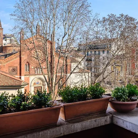 Appartement Brera - San Marco Charme Apartment